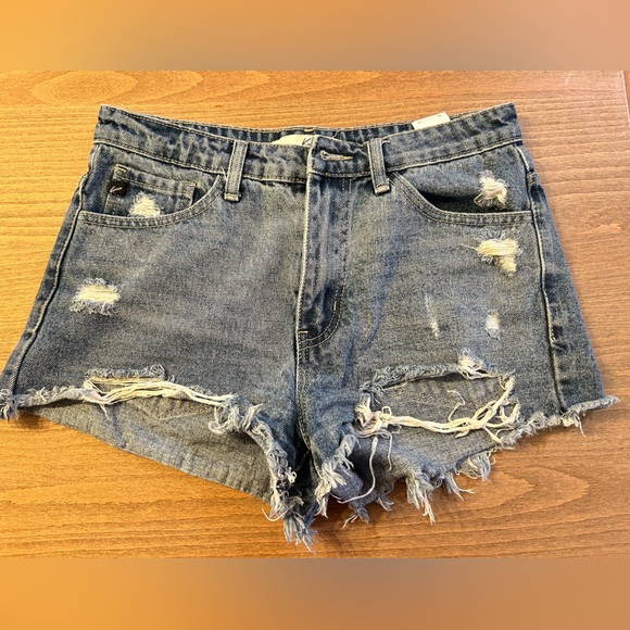 Women’s KanCan denim shirts with distressed/ripped detailing. Size small/26 - Picture 2 of 5